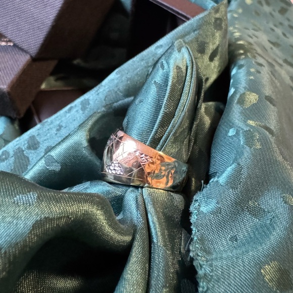 Chunky Italian 14kt Gold Ring - Picture 9 of 11